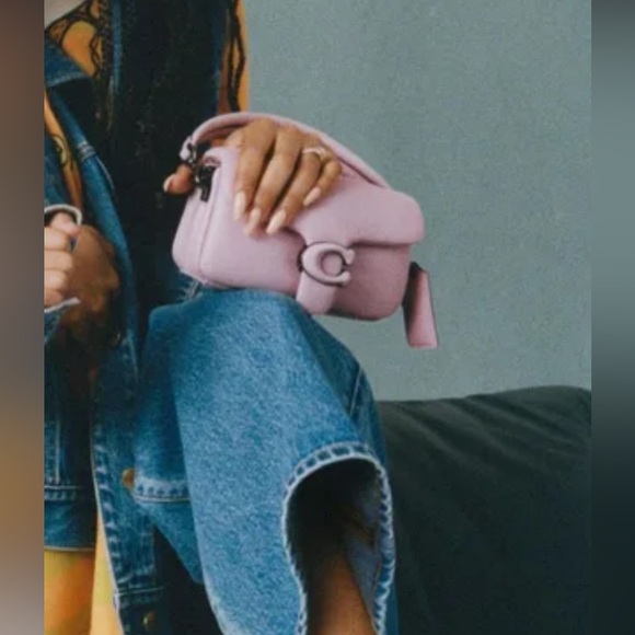 Coach Pillow Tabby Shoulder Bag 18 in color lilac - Picture 6 of 13